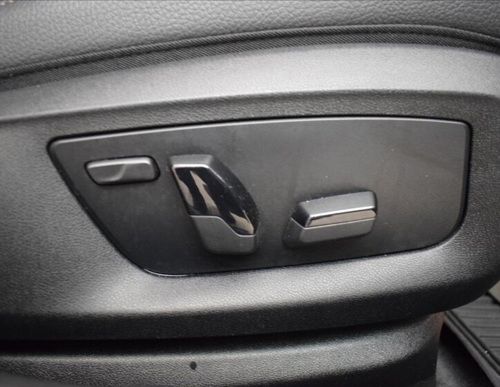 BMW Řada 5 Sedan / Limuzína 3,0 l 195 kw