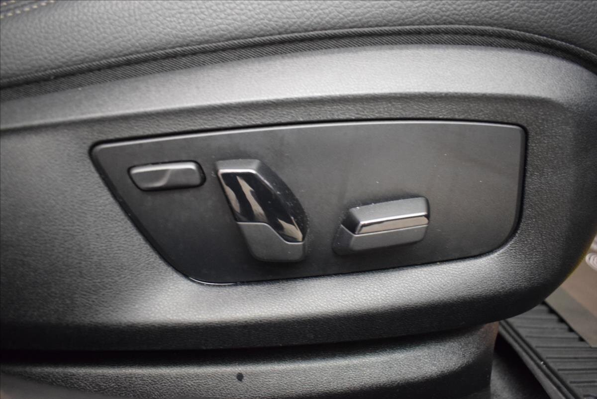 BMW Řada 5 Sedan / Limuzína 3,0 l 195 kw