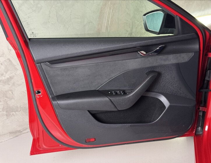 Škoda Octavia Sedan / Limuzína 2,0 l 180 kw