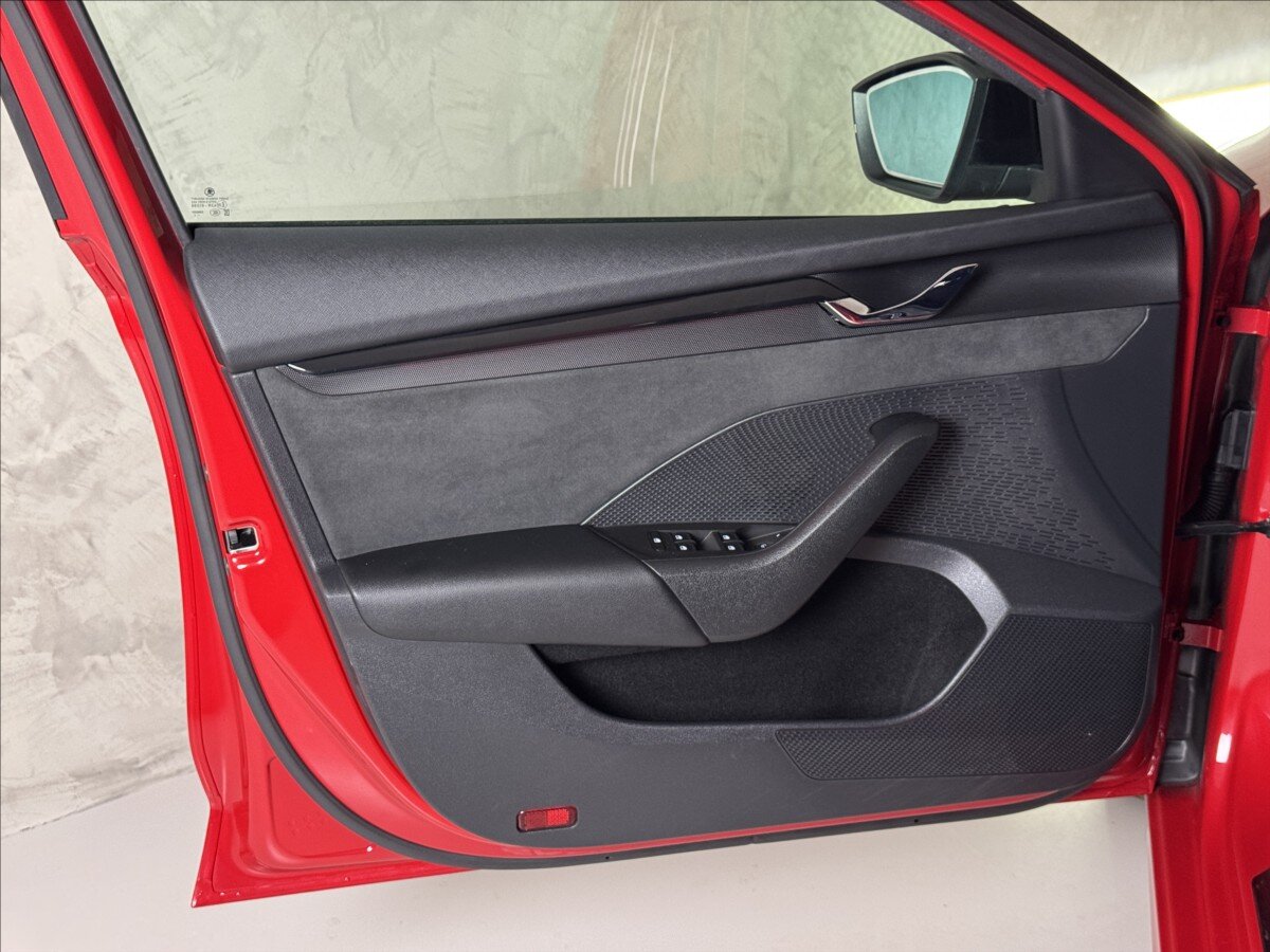 Škoda Octavia Sedan / Limuzína 2,0 l 180 kw