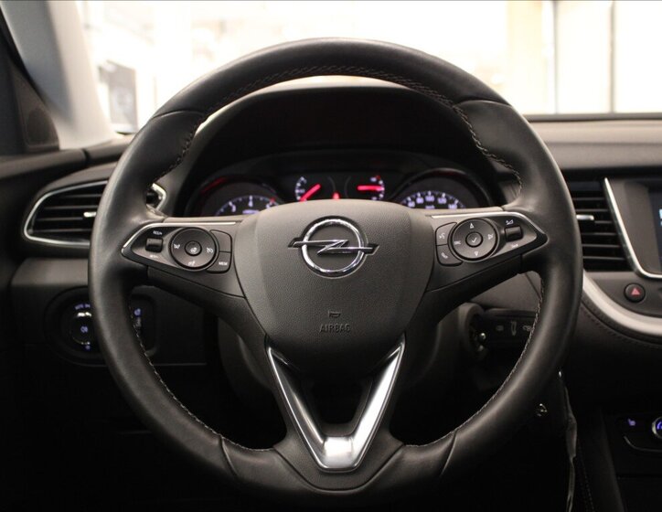 Opel Grandland X 9