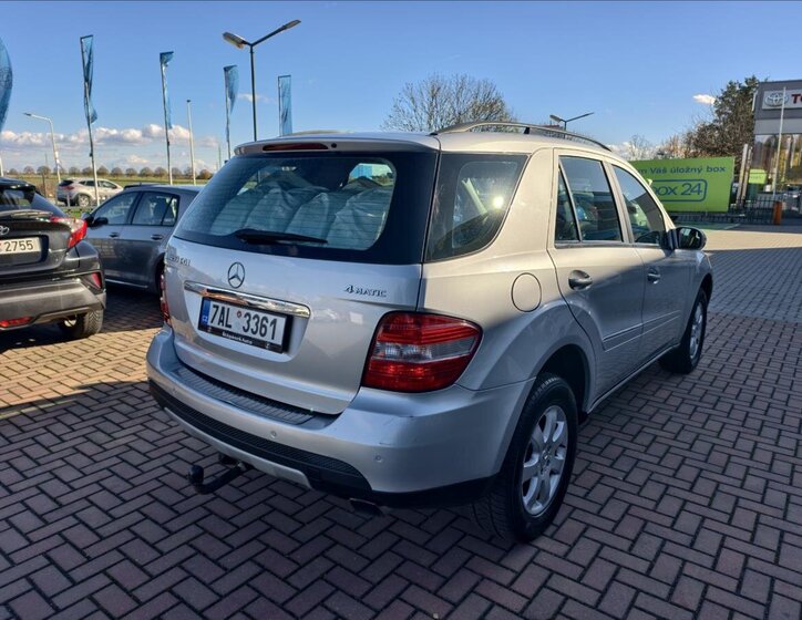 Mercedes-Benz Třídy M SUV 3,0 l 140 kw