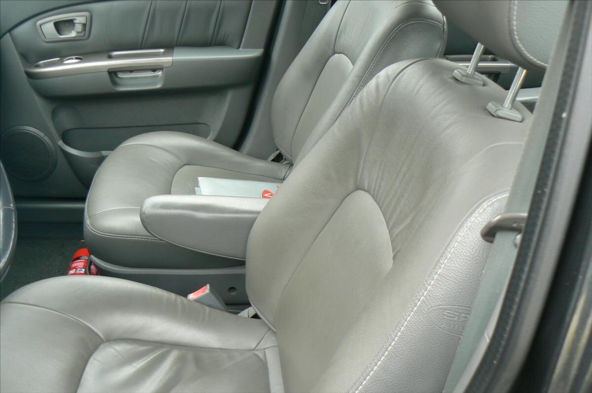 KIA Carens Hatchback 2,0 l 83 kw