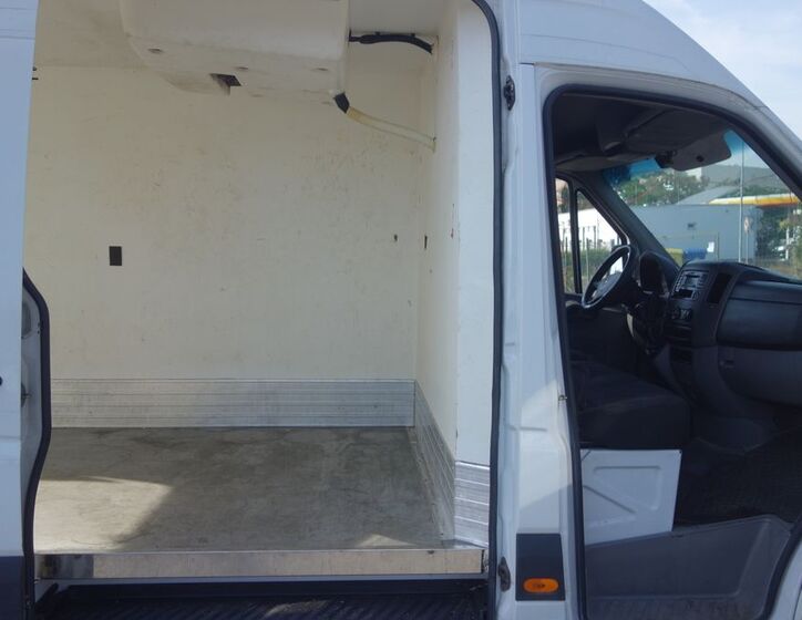 Mercedes-Benz Sprinter 18