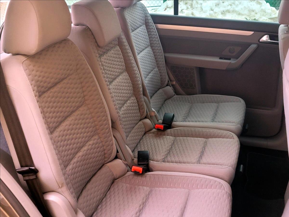 Volkswagen Touran Kombi 1,4 l 103 kw