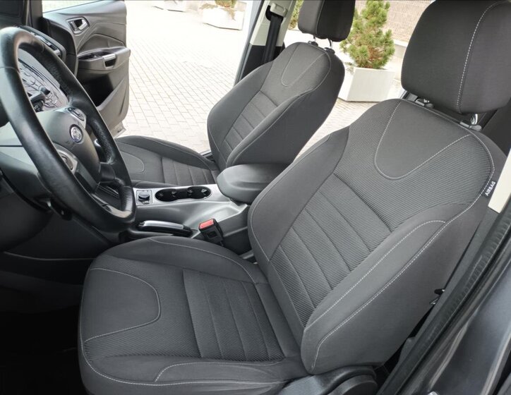 Ford Kuga SUV 1,6 l 110 kw