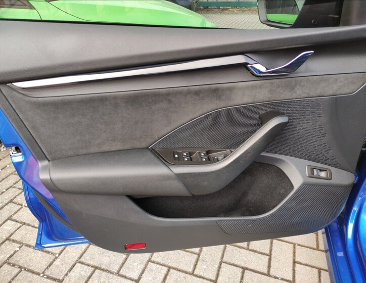 Škoda Octavia Sedan / Limuzína 2,0 l 180 kw