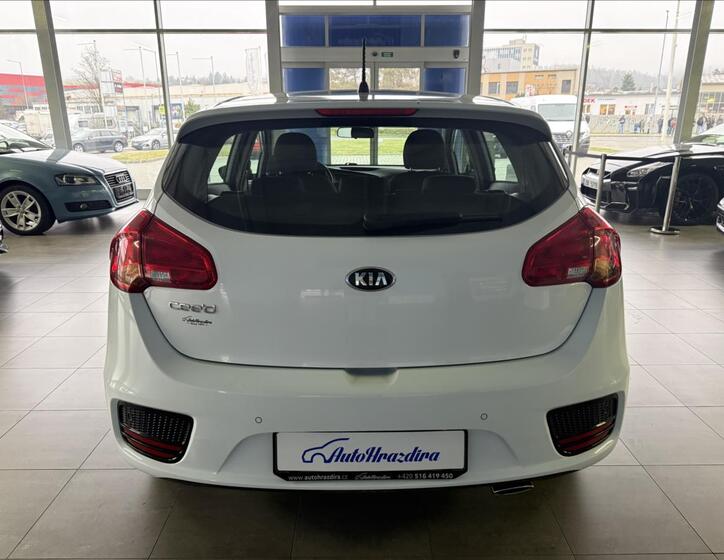 KIA Ceed 5