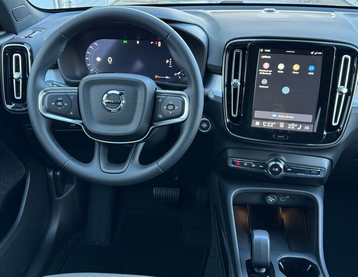 Volvo XC40 SUV / Terénní 2,0 l 120 kw
