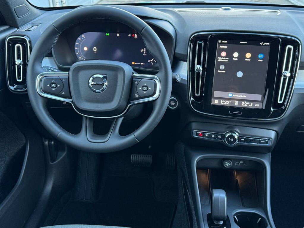 Volvo XC40 SUV / Terénní 2,0 l 120 kw