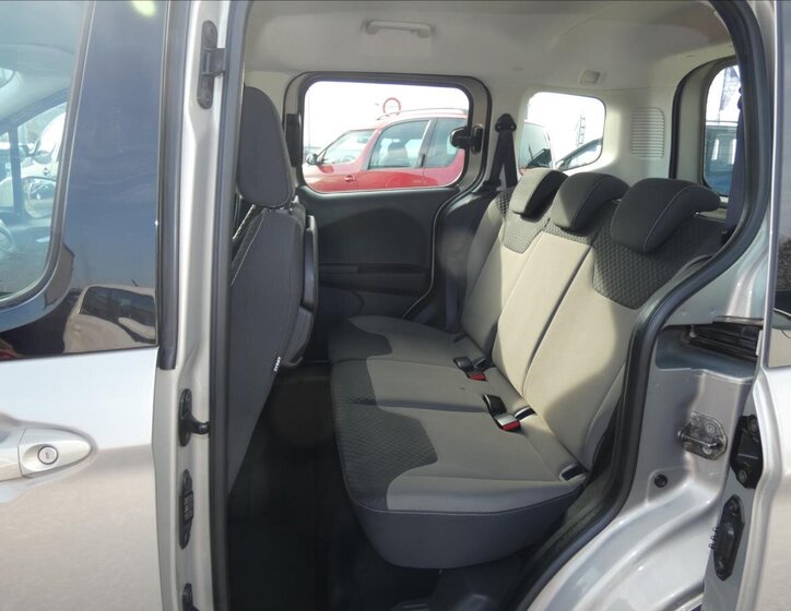 Ford Courier Pick-up 1,5 l 55 kw