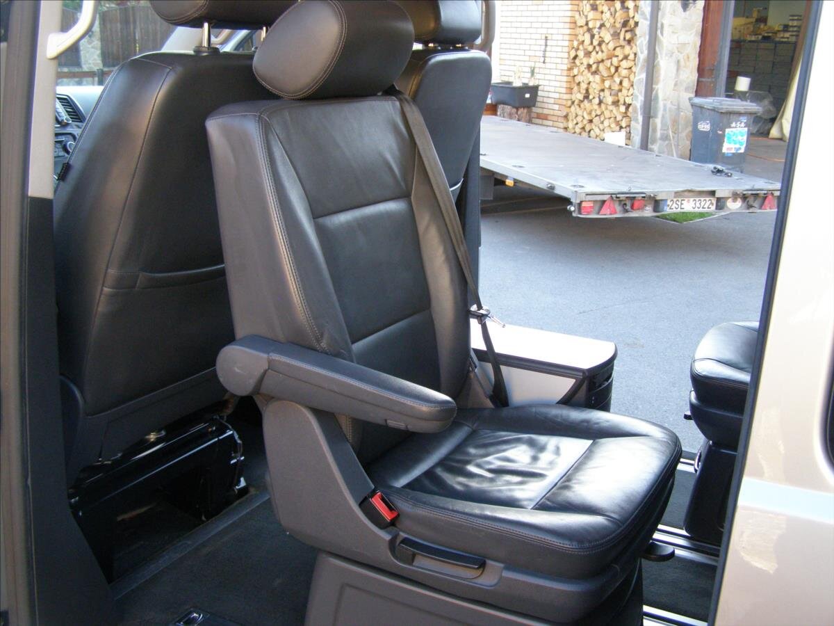 Volkswagen Multivan MPV 2,0 l 132 kw