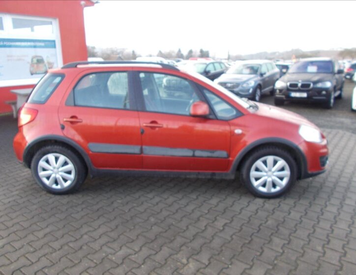 Suzuki SX4 Hatchback 1,6 l 88 kw