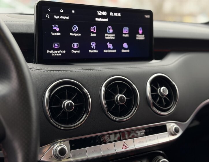 KIA Stinger Hatchback 3,3 l 269 kw