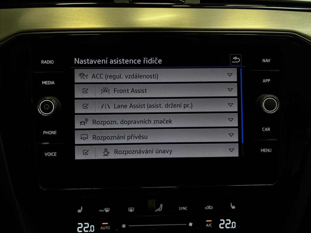 Volkswagen Passat Sedan 1,5 l 110 kw