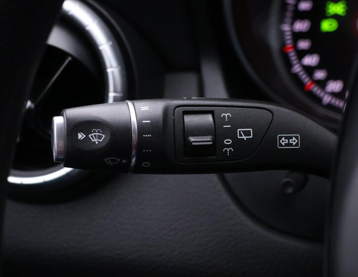 Mercedes-Benz CLA Kombi 1,5 l 80 kw