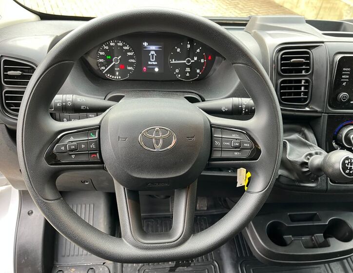 Toyota Proace Max 13