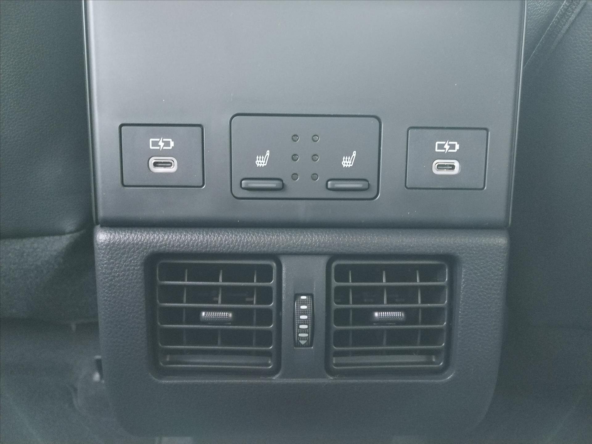 Toyota bZ4X SUV / Terénní 0,0 160 kw