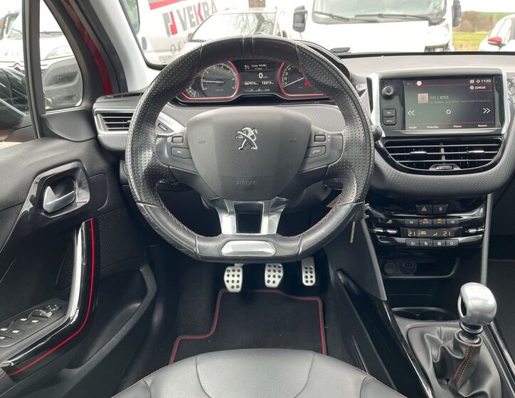 Peugeot 2008 SUV 1,2 l 96 kw