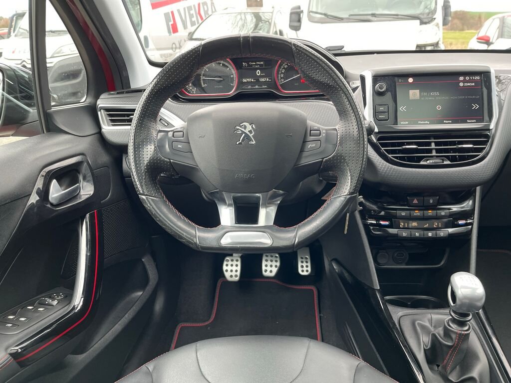 Peugeot 2008 SUV 1,2 l 96 kw