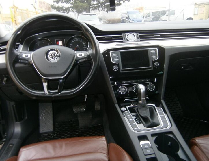 Volkswagen Passat 10