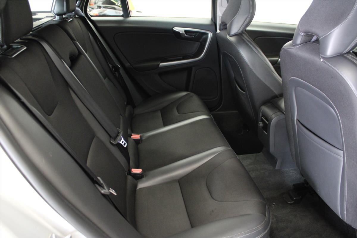 Volvo V60 Kombi 2,0 l 110 kw