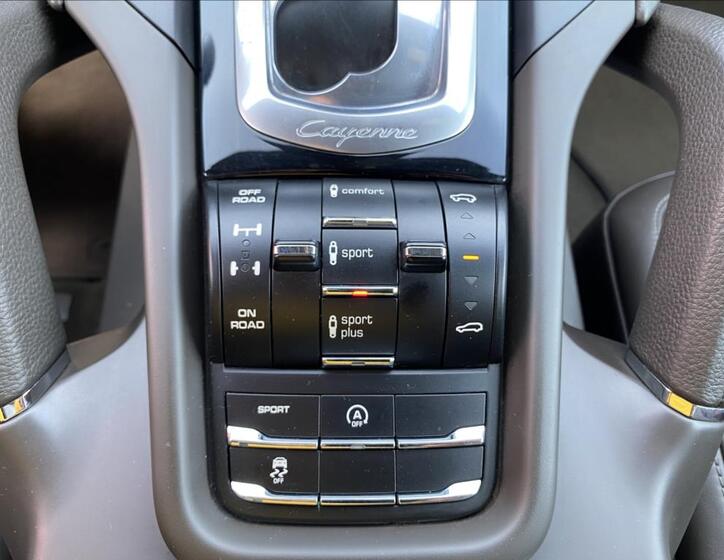 Porsche Cayenne 35