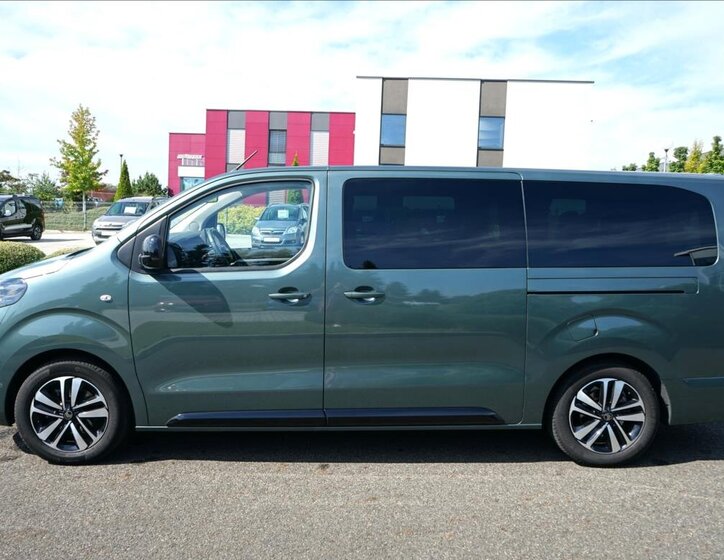 Citroën SpaceTourer MPV 2,2 l 133 kw
