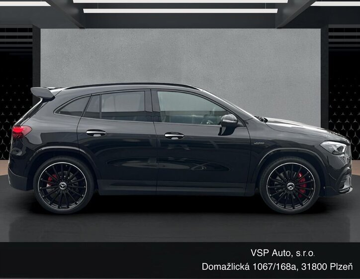 Mercedes-Benz GLA SUV / Terénní 2,0 l 235 kw