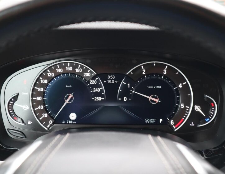 BMW Řada 5 Kombi 3,0 l 195 kw