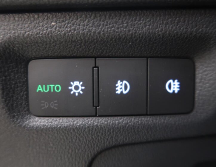 Škoda Octavia Sedan / Limuzína 1,5 l 110 kw