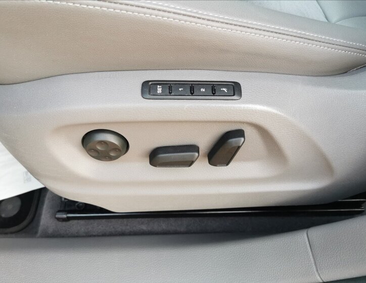 Volkswagen Sharan MPV 2,0 l 110 kw