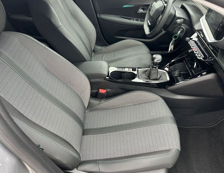 Peugeot 208 Hatchback 1,2 l 74 kw