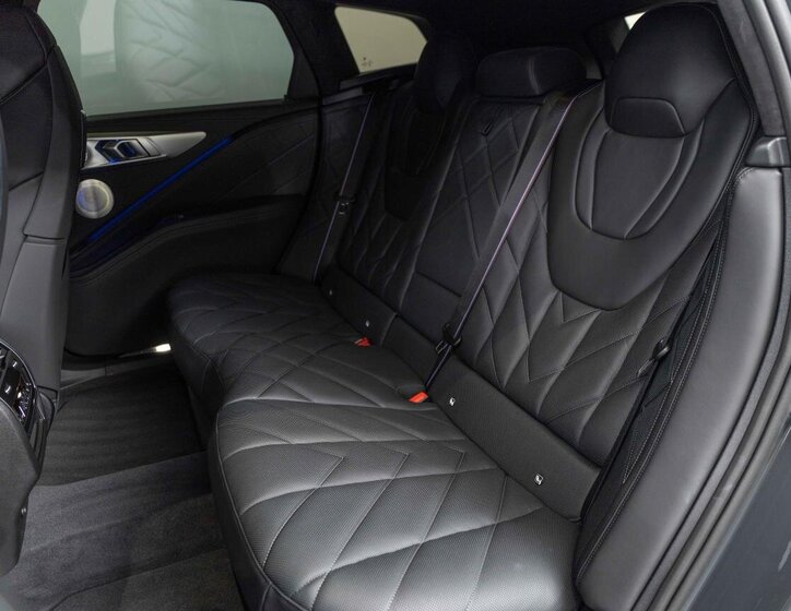 BMW XM SUV / Terénní 3,0 l 350 kw