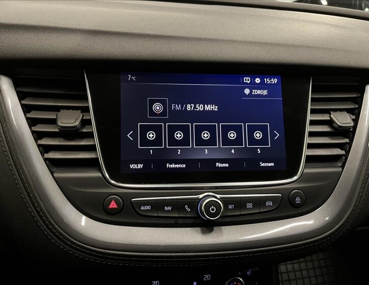 Opel Grandland X SUV 1,2 l 96 kw