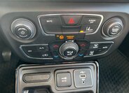 Jeep Compass SUV / Terénní 1,3 l 96 kw