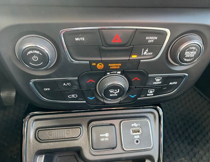 Jeep Compass SUV / Terénní 1,3 l 96 kw