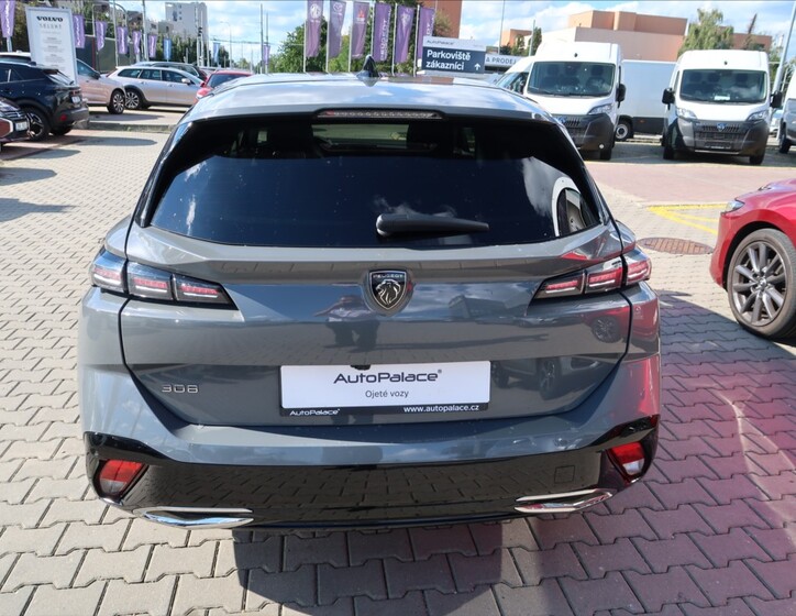 Peugeot 308 5