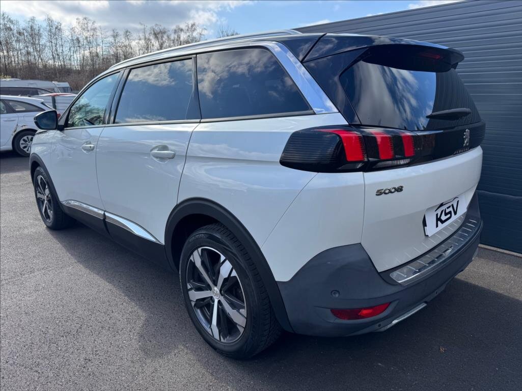 Peugeot 5008 SUV / Terénní 2,0 l 110 kw