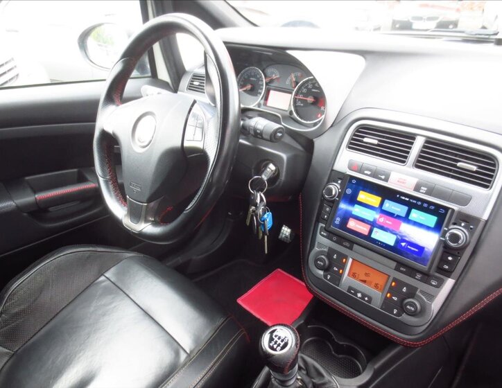 Fiat Grande Punto Hatchback 1,4 l 139 kw