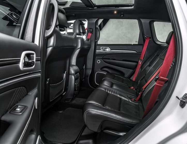 Jeep Grand Cherokee 19