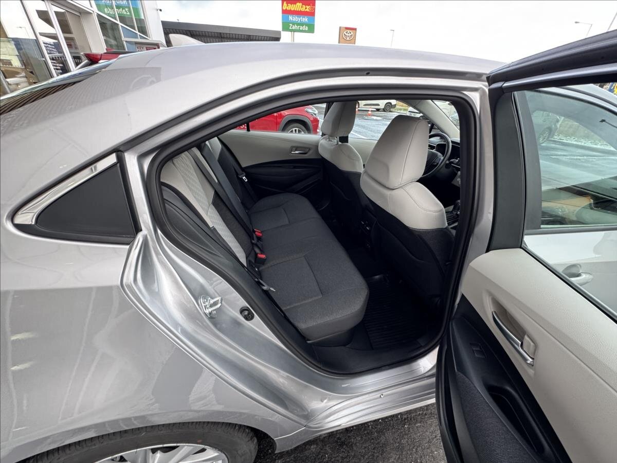 Toyota Corolla Sedan / Limuzína 1,8 l 72 kw