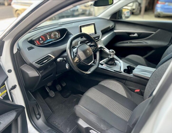 Peugeot 3008 SUV 1,2 l 96 kw