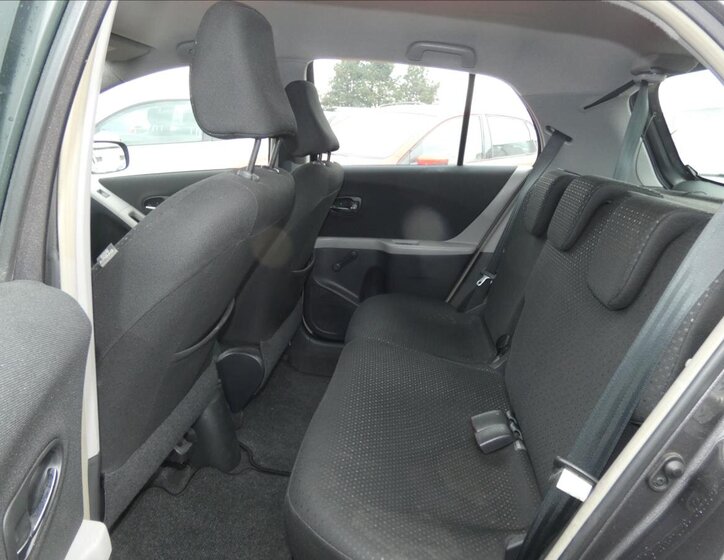 Toyota Yaris Hatchback 998,0 51 kw