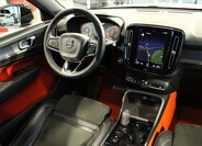 Volvo XC40 SUV / Terénní 2,0 l 140 kw