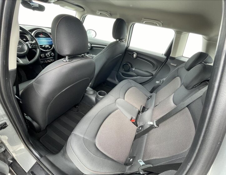 Mini Cooper Hatchback 1,5 l 100 kw