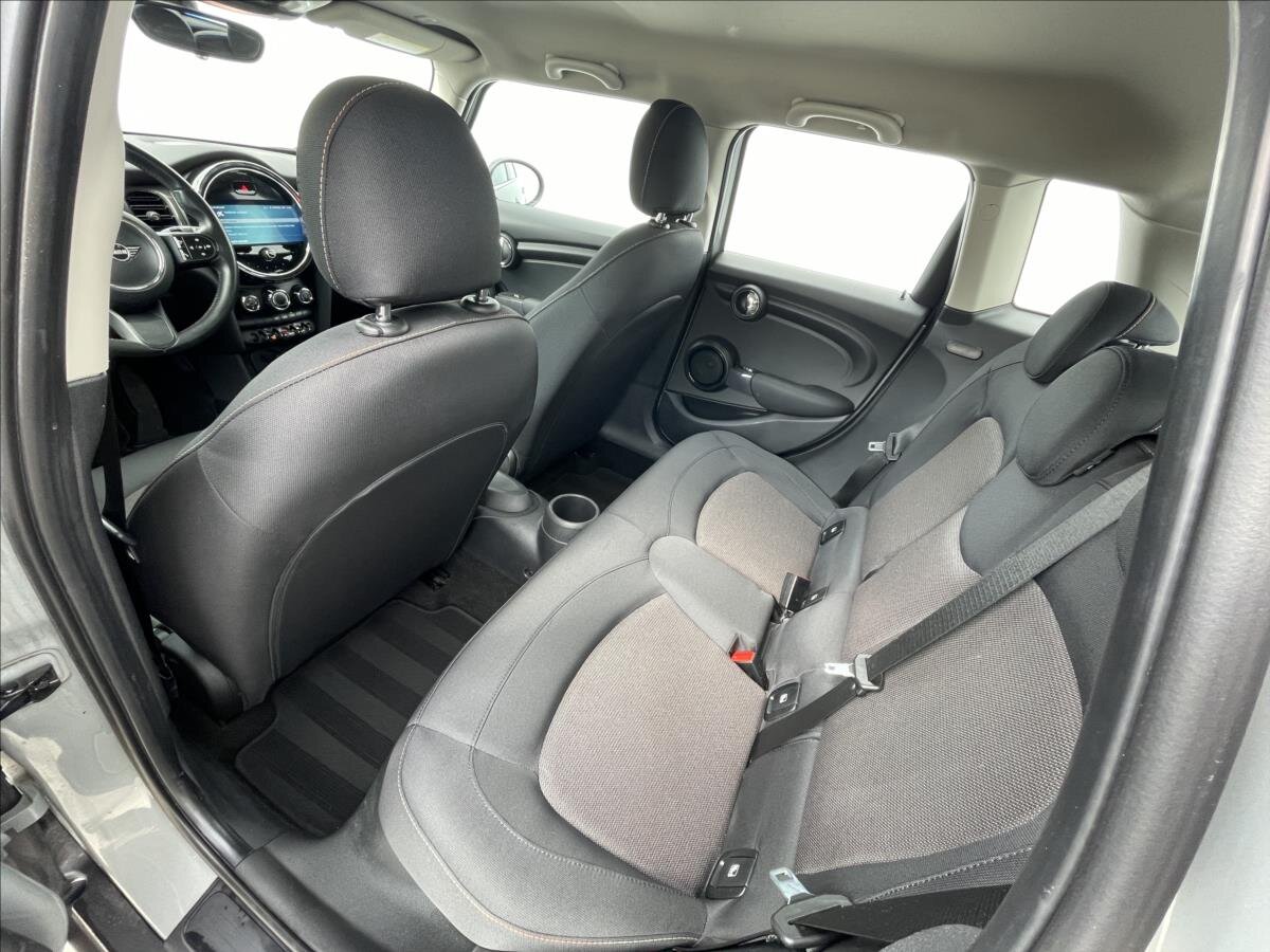 Mini Cooper Hatchback 1,5 l 100 kw