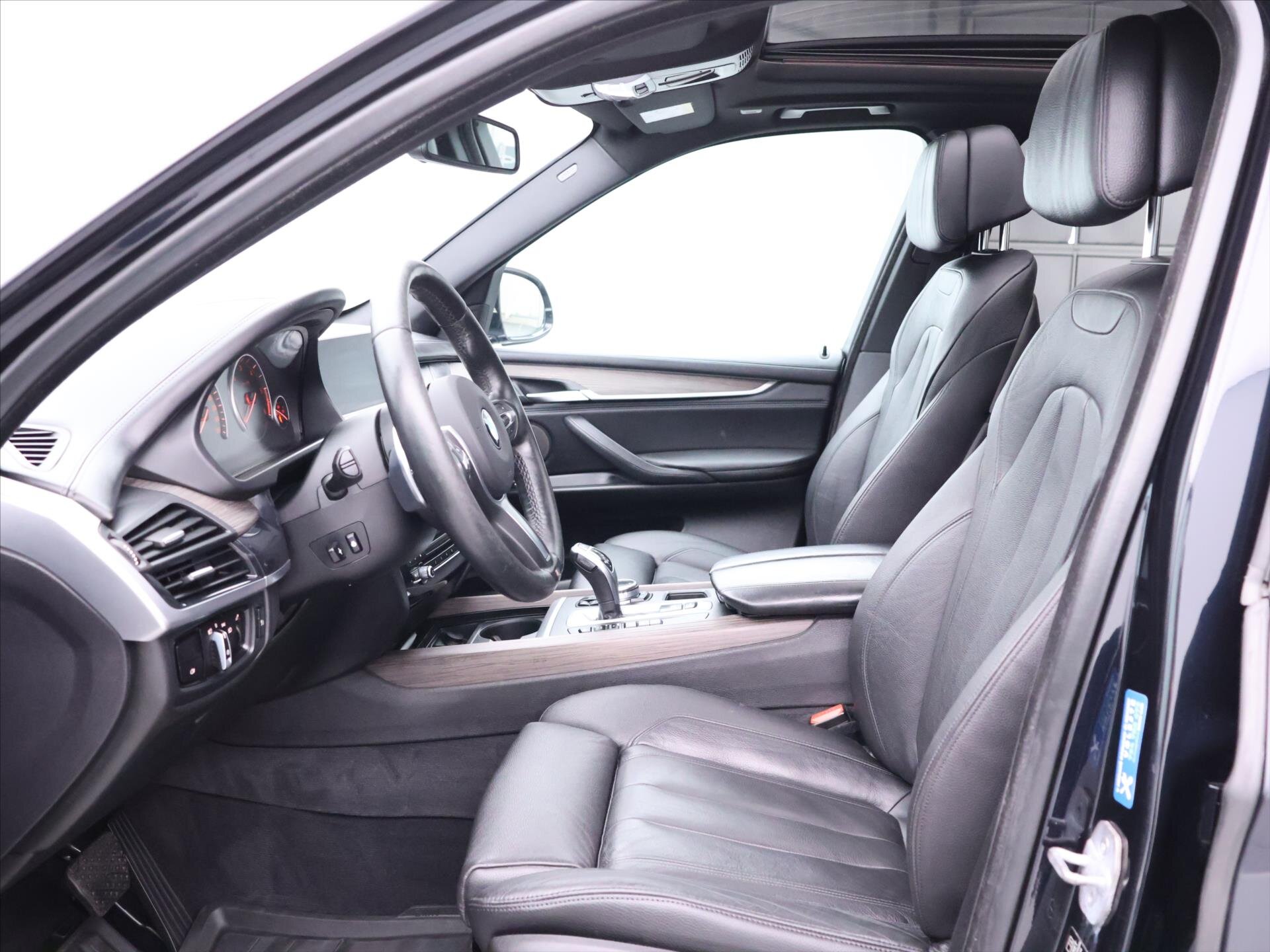 BMW X5 SUV / Terénní 3,0 l 230 kw