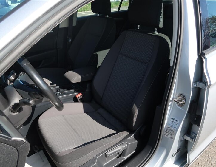 Volkswagen Passat 10