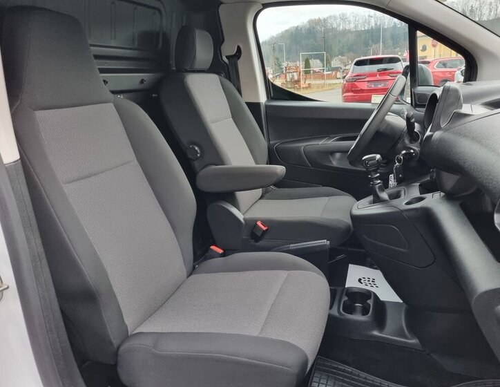 Opel Combo Skříň 1,5 l 96 kw